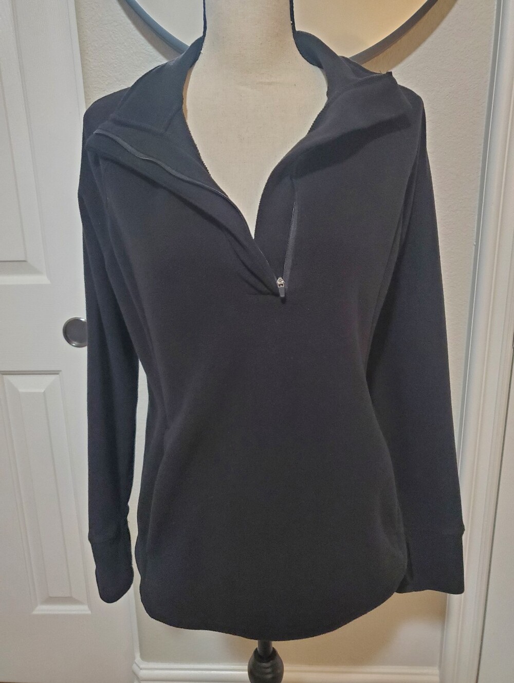 OLD NAVY FLEECE 1/4 ZIP PULLOVER SWEATER IN PERFECT CONDITION SIZE MEDIUM